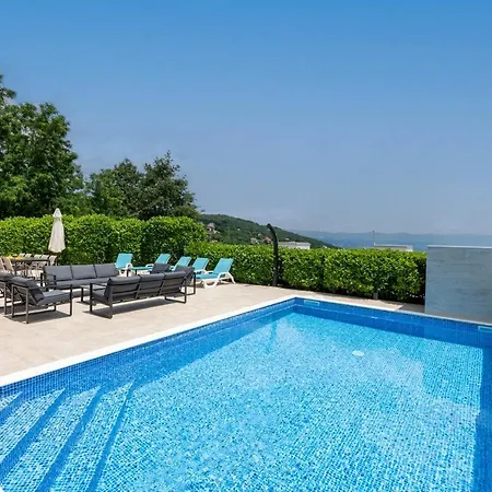 Villa Sv, Petar Icici