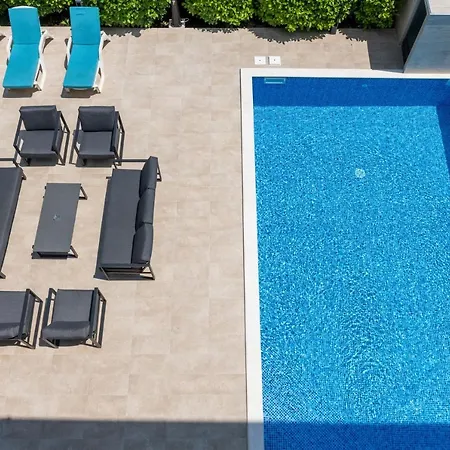 Sv, Petar Villa
